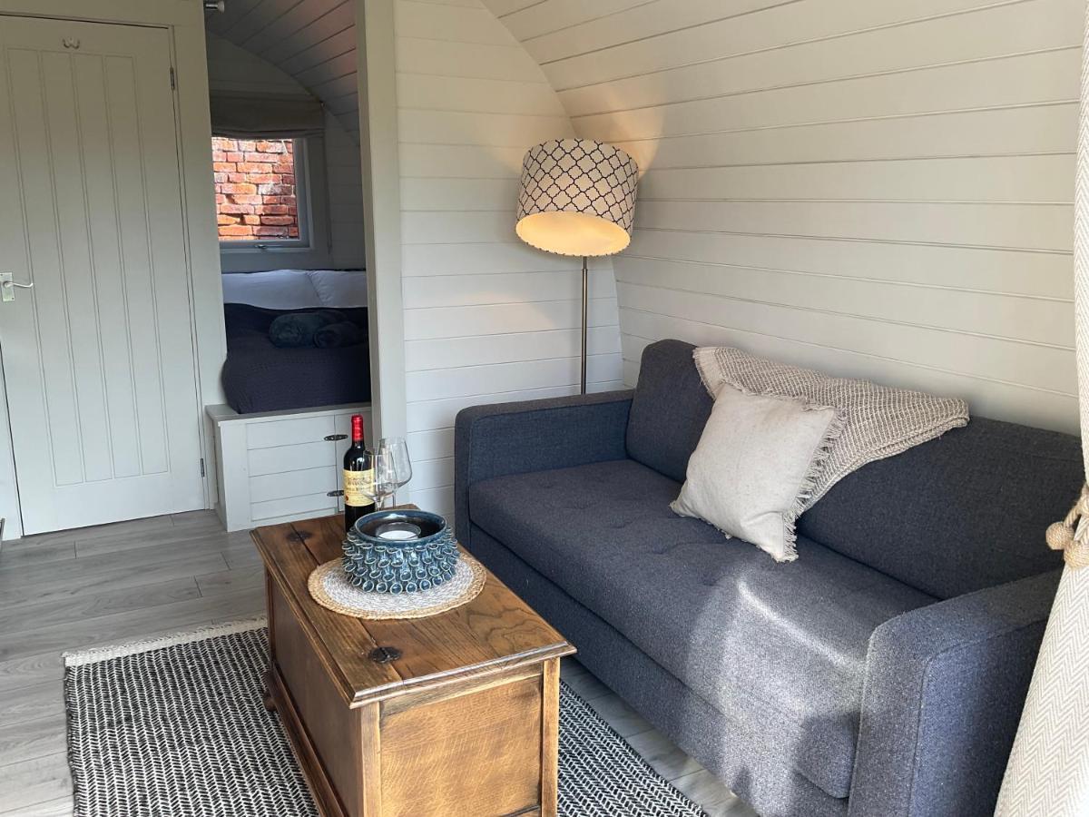 Secluded Cosy Luxury Pod With Wood Fired Hot Tub Hotel Шрусбъри Екстериор снимка